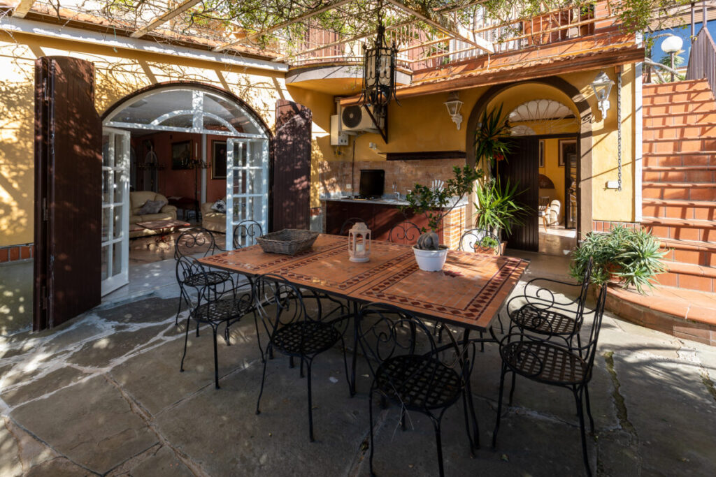Outdoor Kitchenette in villa Amalia resort